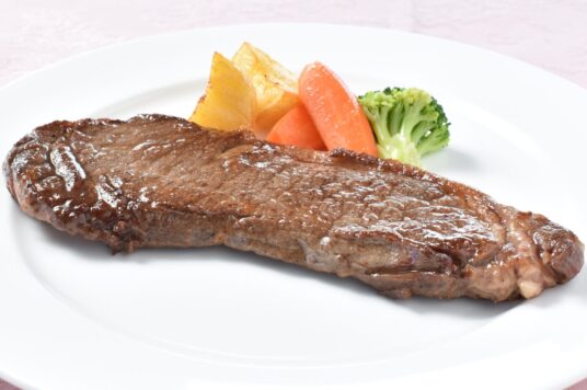 北海道産黒牛サーロインステーキ(200g)